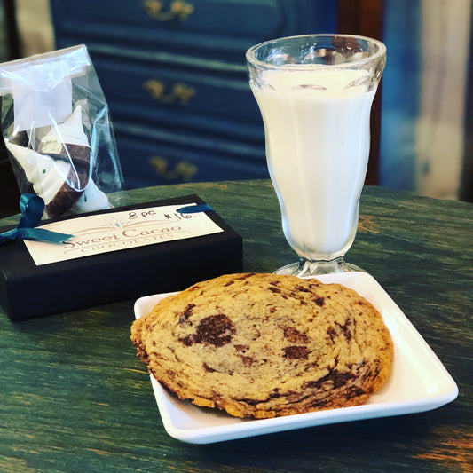 Giant Chocolate Chip Cookie